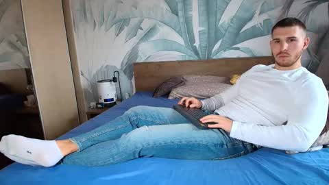 Snapshot of hunterbridges chatting on 11.08.25 Hunter Bridges online show from 11.08.25