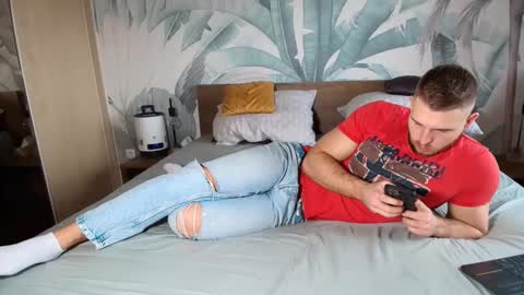 Snapshot of hunterbridges chatting on 11.21.25 Hunter Bridges online show from 11.21.25