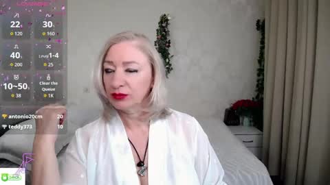 Snapshot of hunters_woman chatting on 05.07.26 Irena online show from 05.07.26