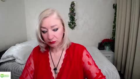 Snapshot of hunters_woman chatting on 05.12.26 Irena online show from 05.12.26