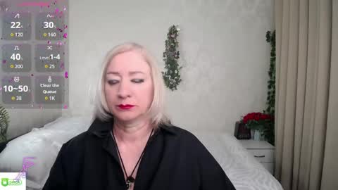 Snapshot of hunters_woman chatting on 05.15.26 Irena online show from 05.15.26