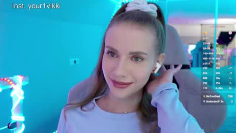 Snapshot of hustleebabyy_vikki chatting on 03.12.26 Vika online show from 03.12.26