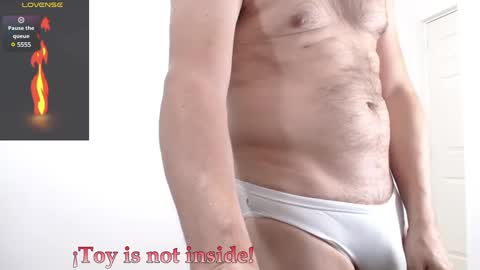 Snapshot of hxmister chatting on 03.11.25 Andrew online show from 03.11.25