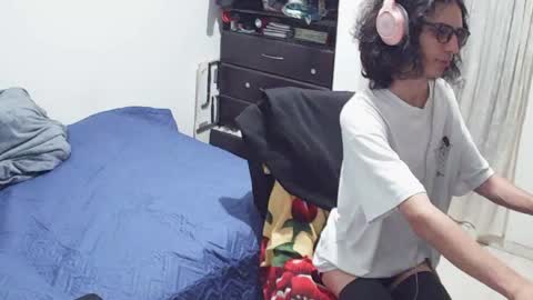 hxxyro1 online show from 04.28.26