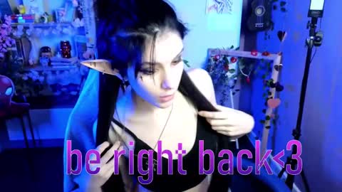 Snapshot of hyeon_jin chatting on 02.17.25 Hyeon Jin online show from 02.17.25