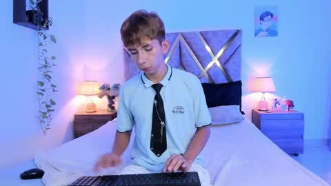 Son Hyunjin online show from 10.24.25