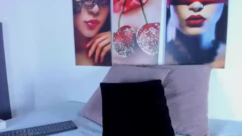 The Dolls online show from 09.09.25