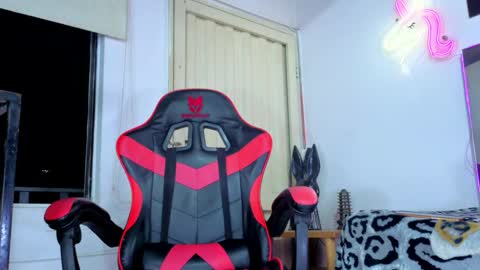 kelvis online show from 04.04.26