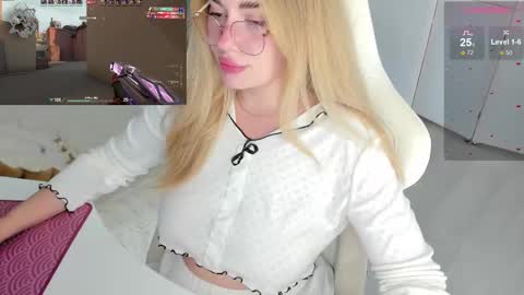 HiI am  EvaPVT is open  online show from 10.10.25