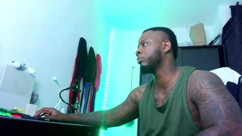 Mr H Independent model online show from 10.07.25