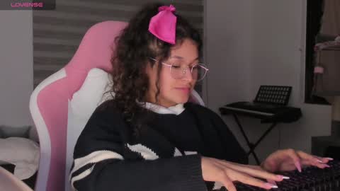 Snapshot of iam_nikki chatting on 01.09.25 On instagram Imm NikkiHelp me reach 100 likes online show from 01.09.25