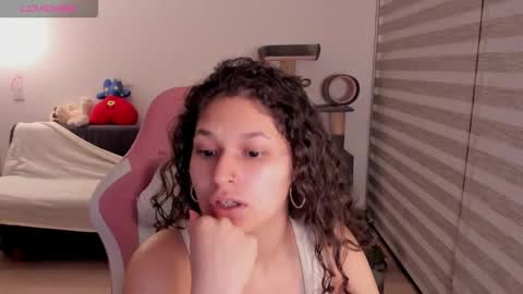 Snapshot of iam_nikki chatting on 10.19.25 On instagram Imm NikkiHelp me reach 100 likes online show from 10.19.25