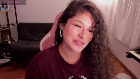 Snapshot of iam_nikki chatting on 11.21.25 On instagram Imm NikkiHelp me reach 100 likes online show from 11.21.25