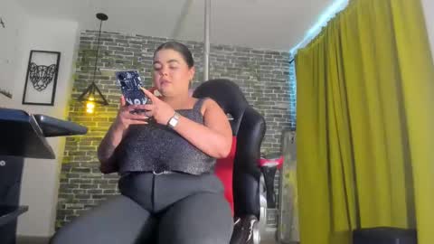 Snapshot of iam_samy chatting on 01.27.25 Samy online show from 01.27.25