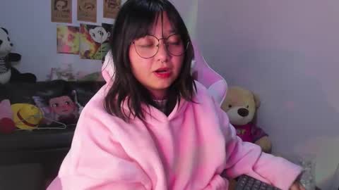 Snapshot of iam_zoechan chatting on 11.22.25 Zoe 3 online show from 11.22.25