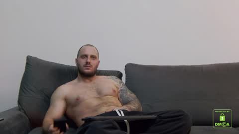Snapshot of iambigballs19 chatting on 04.08.26 claudeloflex onlyfans online show from 04.08.26