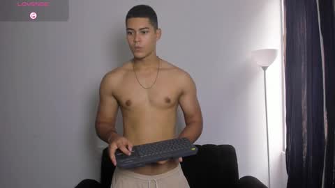 Dylan  independent model  online show from 03.05.26