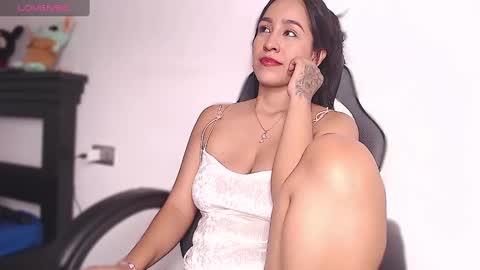 Lara online show from 01.17.25