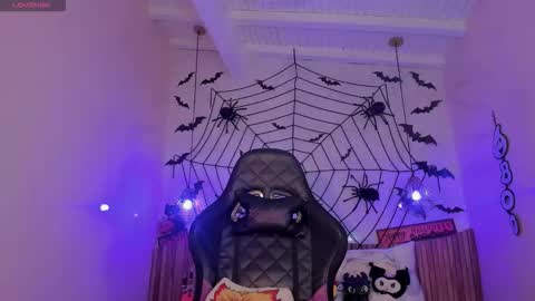 Nayuta online show from 10.26.25