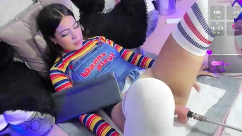 Snapshot of iamstephanie13 chatting on 10.12.25 Steph - Online Again - 1 DECEMBER online show from 10.12.25