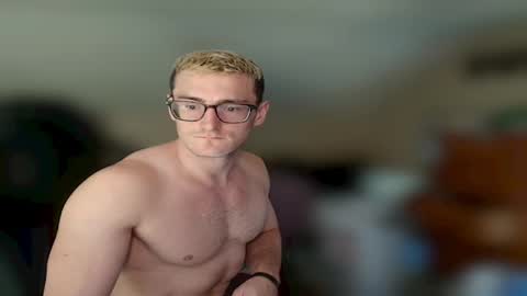 Snapshot of iamtommyparker chatting on 09.18.25 iamtommyparker online show from 09.18.25