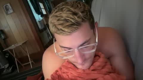 Snapshot of iamtommyparker chatting on 09.25.25 iamtommyparker online show from 09.25.25