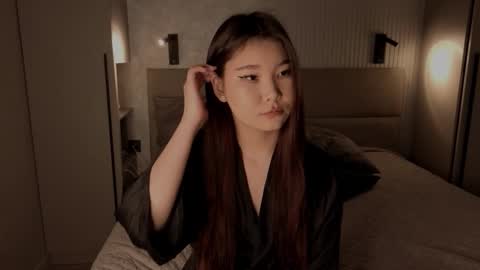 iamyuki_ online show from 11.13.25