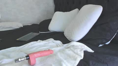 IAN CASTILLO online show from 02.13.25