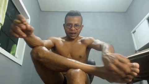 Snapshot of ian_tuner chatting on 12.08.24 ian_tuner online show from 12.08.24