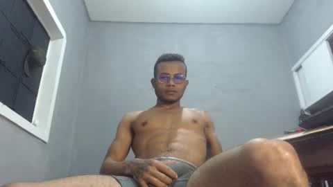 Snapshot of ian_tuner chatting on 12.09.24 ian_tuner online show from 12.09.24