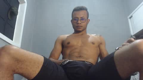 Snapshot of ian_tuner chatting on 12.17.24 ian_tuner online show from 12.17.24