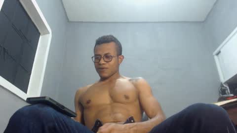 Snapshot of ian_tuner chatting on 12.24.24 ian_tuner online show from 12.24.24