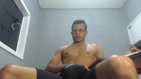 Snapshot of ian_tuner chatting on 12.26.24 ian_tuner online show from 12.26.24