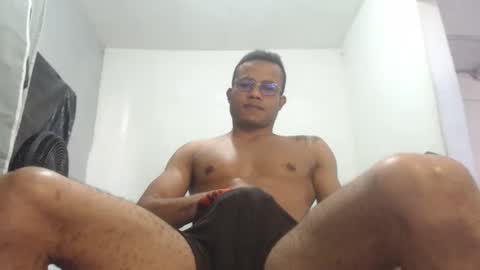 Snapshot of ian_tuner chatting on 09.15.25 ian_tuner online show from 09.15.25