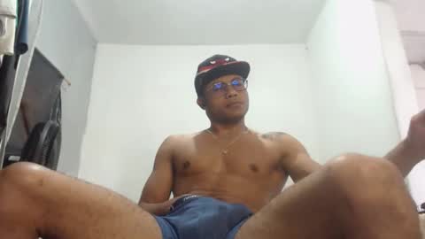 Snapshot of ian_tuner chatting on 09.18.25 ian_tuner online show from 09.18.25