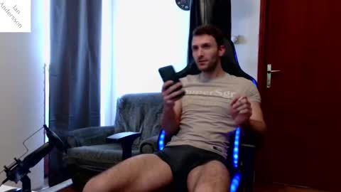 Snapshot of ianandersson27 chatting on 01.28.25 Ian Andersson online show from 01.28.25