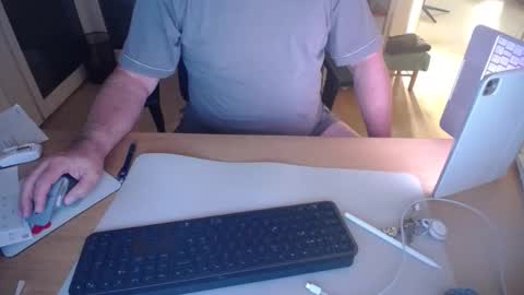 iandy12 online show from 09.15.25