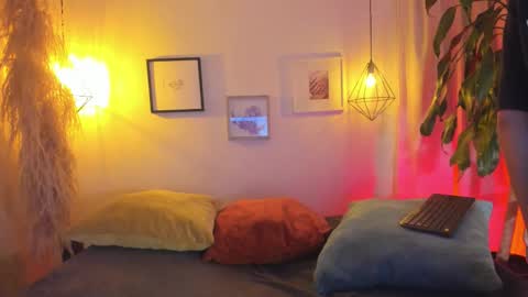 ian  online show from 10.09.25