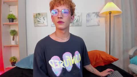 Snapshot of iangel_ chatting on 02.11.26 ian online show from 02.11.26