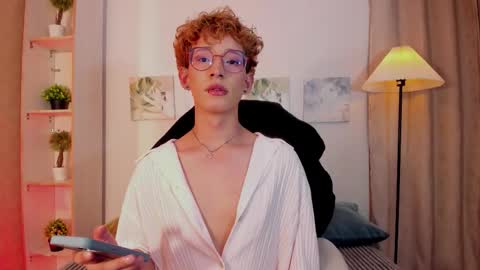 Snapshot of iangel_ chatting on 02.12.26 ian online show from 02.12.26