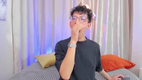 Snapshot of iangel_ chatting on 02.28.26 ian online show from 02.28.26