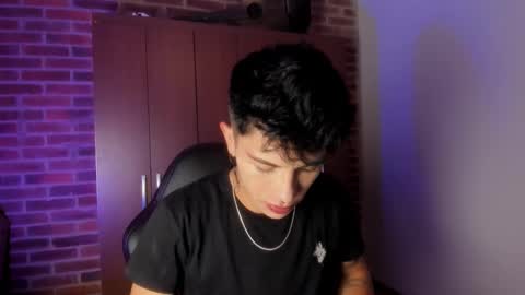 Snapshot of ianwayne_ chatting on 11.24.25 Andrew online show from 11.24.25