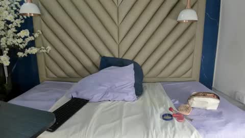 Snapshot of ibbie_ chatting on 10.03.25 ibbie_ online show from 10.03.25