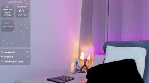 Snapshot of ice_grace chatting on 01.20.25 ice online show from 01.20.25