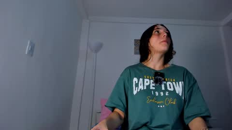 Snapshot of ice_grace chatting on 09.18.25 ice online show from 09.18.25