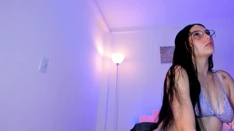 Snapshot of ice_grace chatting on 10.06.25 ice online show from 10.06.25