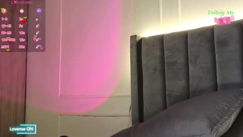 Snapshot of ice_princess__ chatting on 11.02.25 Crystall online show from 11.02.25