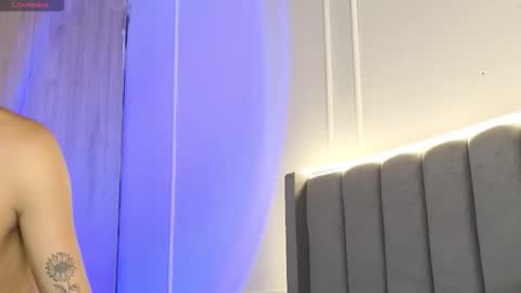 Snapshot of ice_princess__ chatting on 11.26.25 Crystall online show from 11.26.25