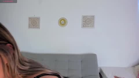 Snapshot of ice_y_abigail chatting on 11.18.25 ice_y_abigail online show from 11.18.25