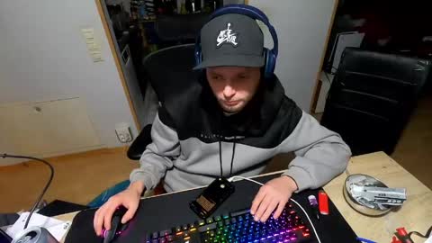 Snapshot of ich7722 chatting on 04.14.26 ich7722 online show from 04.14.26